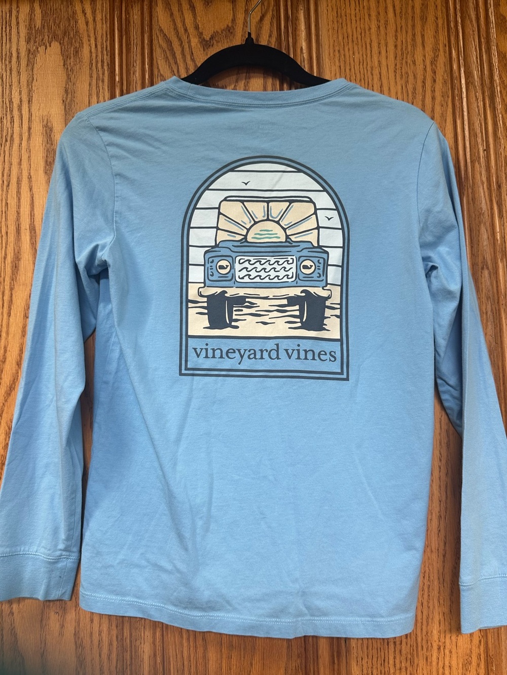 NWOT Vineyard Vines Light Blue Long Sleeve Tee with Sunset Jeep KIDS M 10/12